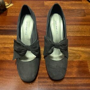 Ann Marino Women's Lotto Pump 9.5 never worn